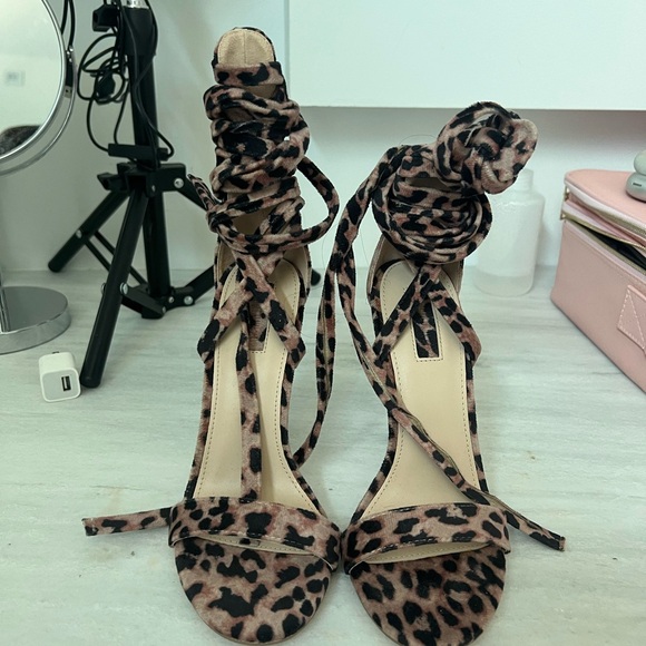Cheetah lace up heels open toe brand new - Picture 2 of 4